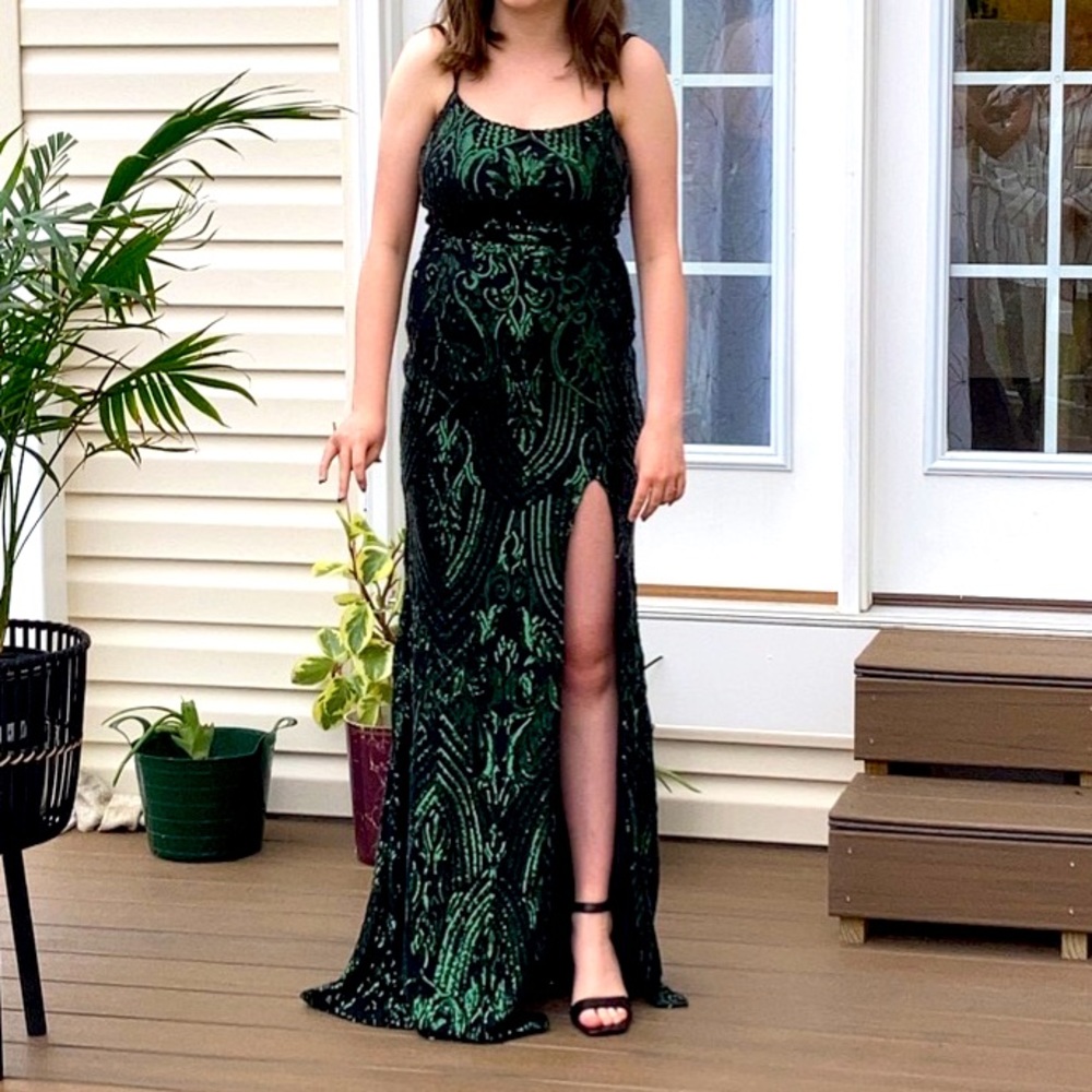 Prom dress / Formal gown